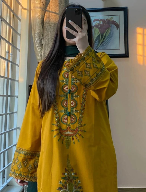 Article Musturd Green embroidered 3PC